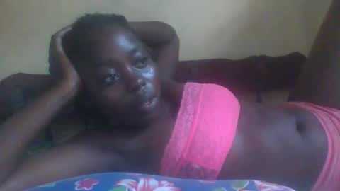 Snapshot of hornygal001 chatting on 12/06/24, 02:06 hornygal001 online show from 12/06/24, 02:06