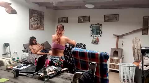 Nix  D online show from 12/15/25, 06:17