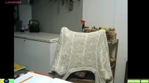 Snapshot of hornyhippies0080 chatting on 06/16/26, 11:35 Nix D online show from 06/16/26, 11:35