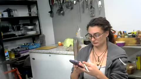 Snapshot of hornyhippies0080 chatting on 07/12/26, 01:46 Nix D online show from 07/12/26, 01:46