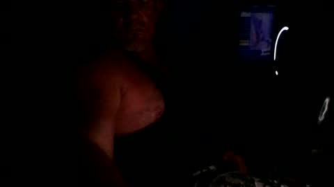hornyhungwhiteboy4u269 online show from 09/18/25, 02:13