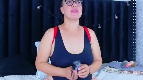 Snapshot of hornylatimommy chatting on 01/10/26, 07:04 Natasha online show from 01/10/26, 07:04