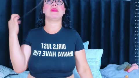 Snapshot of hornylatimommy chatting on 02/10/26, 07:07 Natasha online show from 02/10/26, 07:07