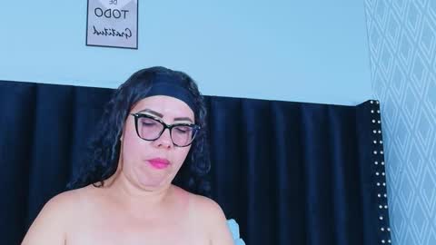 Snapshot of hornylatimommy chatting on 02/16/26, 07:10 Natasha online show from 02/16/26, 07:10