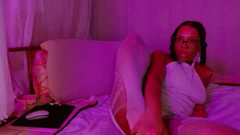 Horny Little Honey online show from 09/09/25, 03:28