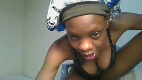 Snapshot of hornylittleprinces chatting on 10/08/25, 01:03 Princes online show from 10/08/25, 01:03