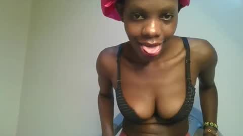 Snapshot of hornylittleprinces chatting on 10/11/25, 12:47 Princes online show from 10/11/25, 12:47