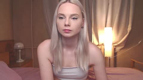 Nikki online show from 02/04/25, 01:59