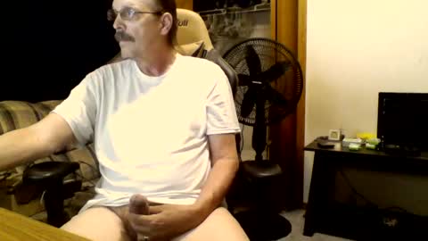 Snapshot of hornymanwi chatting on 07/29/26, 12:03 hornymanwi online show from 07/29/26, 12:03