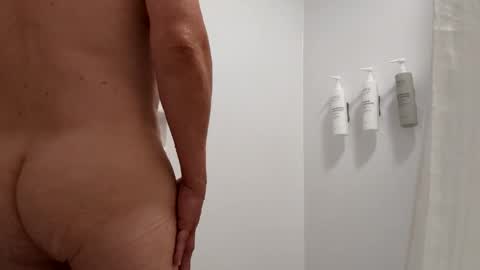 Snapshot of hornyolcock chatting on 05/17/26, 01:07 Alex M online show from 05/17/26, 01:07