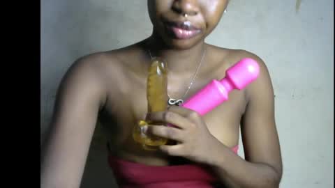 Snapshot of hornyslut_xx chatting on 06/21/26, 07:55 Bella online show from 06/21/26, 07:55