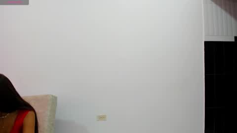 Snapshot of horrny_18_victoria chatting on 01/31/25, 09:59 ronald and victoria online show from 01/31/25, 09:59
