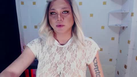 YOUR MAJESTY LUCY PEARL online show from 01/18/25, 07:07