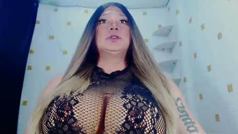 YOUR MAJESTY LUCY PEARL online show from 01/27/25, 03:50