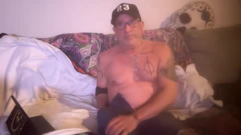 hoss43040 online show from 09/18/25, 01:51