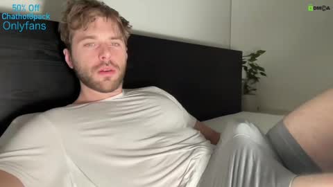 Snapshot of hot8pack01 chatting on 12/14/24, 10:28 Edward aka Wolf online show from 12/14/24, 10:28