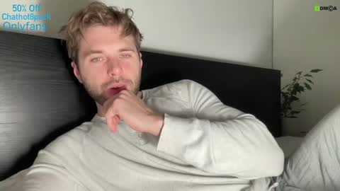 Snapshot of hot8pack01 chatting on 12/18/24, 08:47 Edward aka Wolf online show from 12/18/24, 08:47