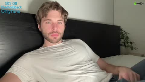 Snapshot of hot8pack01 chatting on 01/16/25, 09:51 Edward aka Wolf online show from 01/16/25, 09:51