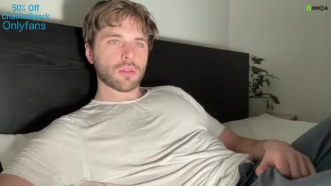 Snapshot of hot8pack01 chatting on 01/23/25, 12:14 Edward aka Wolf online show from 01/23/25, 12:14