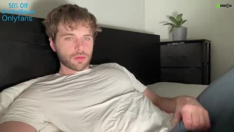 Snapshot of hot8pack01 chatting on 01/30/25, 04:37 Edward aka Wolf online show from 01/30/25, 04:37