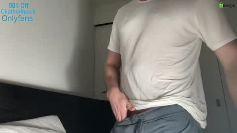 Snapshot of hot8pack01 chatting on 03/04/25, 09:32 Edward aka Wolf online show from 03/04/25, 09:32