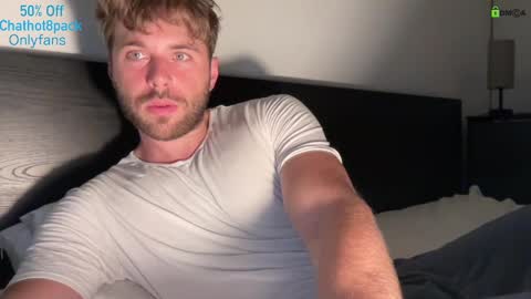 Snapshot of hot8pack01 chatting on 09/11/25, 07:47 Edward aka Wolf online show from 09/11/25, 07:47