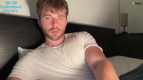 Snapshot of hot8pack01 chatting on 09/25/25, 06:11 Edward aka Wolf online show from 09/25/25, 06:11