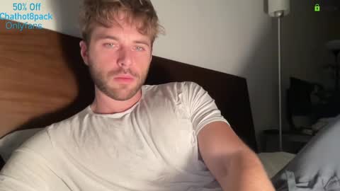 Snapshot of hot8pack01 chatting on 11/12/25, 11:25 Edward aka Wolf online show from 11/12/25, 11:25