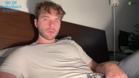 Snapshot of hot8pack01 chatting on 11/18/25, 08:35 Edward aka Wolf online show from 11/18/25, 08:35