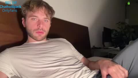 Snapshot of hot8pack01 chatting on 11/20/25, 10:20 Edward aka Wolf online show from 11/20/25, 10:20