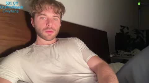 Snapshot of hot8pack01 chatting on 12/02/25, 10:05 Edward aka Wolf online show from 12/02/25, 10:05