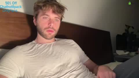 Snapshot of hot8pack01 chatting on 12/20/25, 11:23 Edward aka Wolf online show from 12/20/25, 11:23