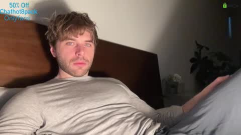 Snapshot of hot8pack01 chatting on 01/05/26, 09:40 Edward aka Wolf online show from 01/05/26, 09:40