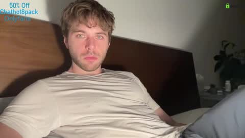 Snapshot of hot8pack01 chatting on 02/11/26, 10:15 Edward aka Wolf online show from 02/11/26, 10:15