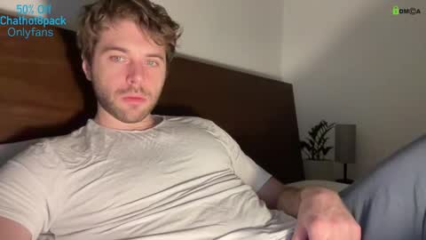 Snapshot of hot8pack01 chatting on 02/18/26, 09:44 Edward aka Wolf online show from 02/18/26, 09:44