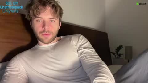 Snapshot of hot8pack01 chatting on 02/20/26, 11:49 Edward aka Wolf online show from 02/20/26, 11:49