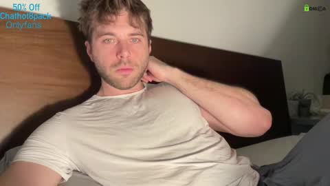 Snapshot of hot8pack01 chatting on 03/03/26, 09:53 Edward aka Wolf online show from 03/03/26, 09:53