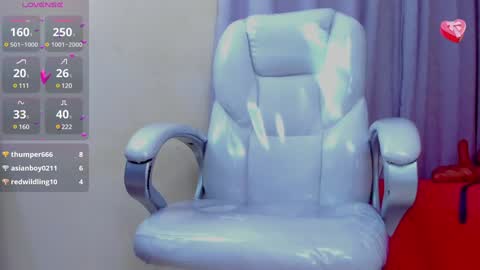 Snapshot of hot_beauty__ chatting on 01/31/25, 08:01 VALENTINA online show from 01/31/25, 08:01