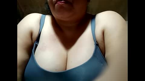 Snapshot of hot_boobs21 chatting on 02/12/25, 11:51 hot_boobs21 online show from 02/12/25, 11:51