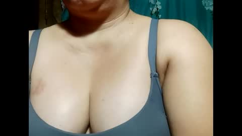 Snapshot of hot_boobs21 chatting on 02/25/25, 12:03 hot_boobs21 online show from 02/25/25, 12:03