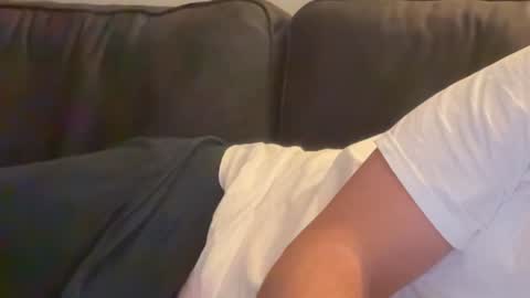 Snapshot of hot_boy_dutch chatting on 01/02/25, 04:02 hot_boy_dutch online show from 01/02/25, 04:02