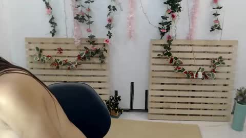 hot_chelly online show from 04/08/26, 11:27