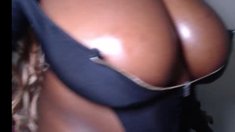 Snapshot of hot_choco2 chatting on 09/18/25, 07:38 Coco online show from 09/18/25, 07:38