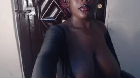 Snapshot of hot_choco2 chatting on 10/20/25, 09:04 Coco online show from 10/20/25, 09:04