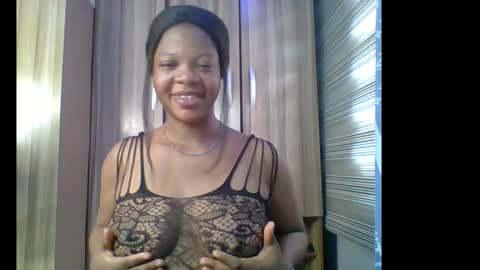 Snapshot of hot_choco_choco chatting on 12/14/25, 08:20 peace online show from 12/14/25, 08:20