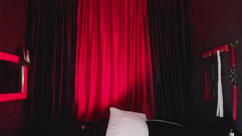 Snapshot of hot_chocolate_4u chatting on 12/11/24, 06:42 hot chocolate 4u online show from 12/11/24, 06:42