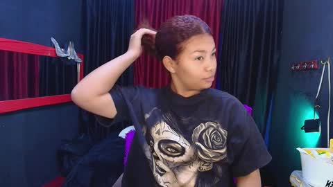 Snapshot of hot_chocolate_4u chatting on 12/19/24, 11:29 hot chocolate 4u online show from 12/19/24, 11:29