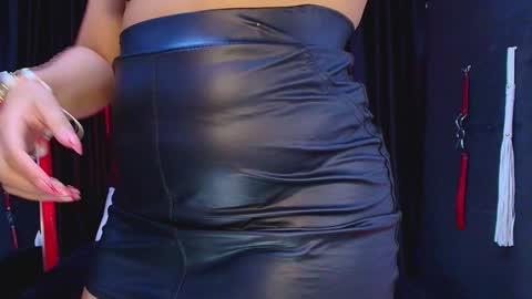 Snapshot of hot_chocolate_4u chatting on 01/28/25, 03:14 hot chocolate 4u online show from 01/28/25, 03:14