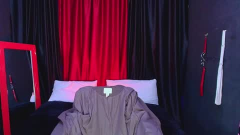 Snapshot of hot_chocolate_4u chatting on 01/30/25, 02:47 hot chocolate 4u online show from 01/30/25, 02:47