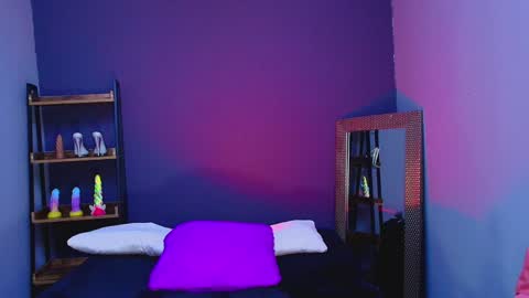 Snapshot of hot_chocolate_4u chatting on 02/04/25, 12:00 hot chocolate 4u online show from 02/04/25, 12:00